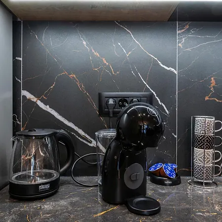 N Place Free Parking *