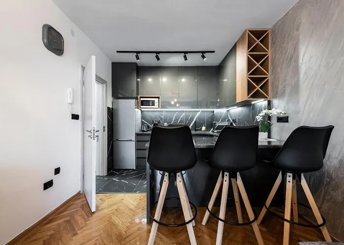 N Place Free Parking Apartmán